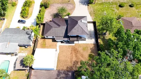 1736 W Country Club Tampa FL 33612