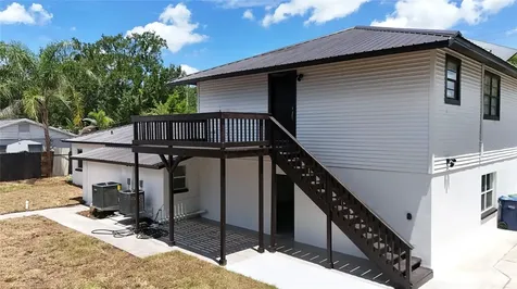 1736 W Country Club Tampa FL 33612