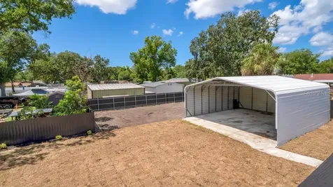 1736 W Country Club Tampa FL 33612