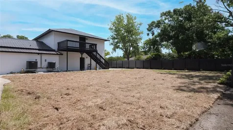 1736 W Country Club Tampa FL 33612