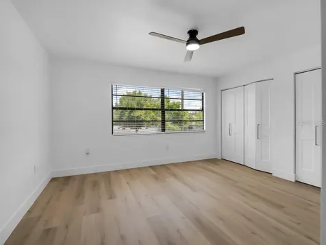 1736 W Country Club Tampa FL 33612