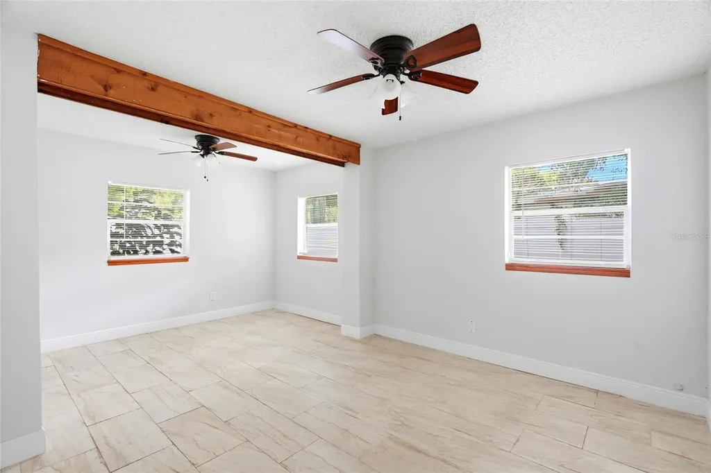 2430 N Ramona Circle Tampa FL 33612