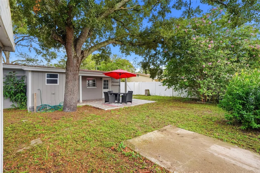 2430 N Ramona Circle Tampa FL 33612