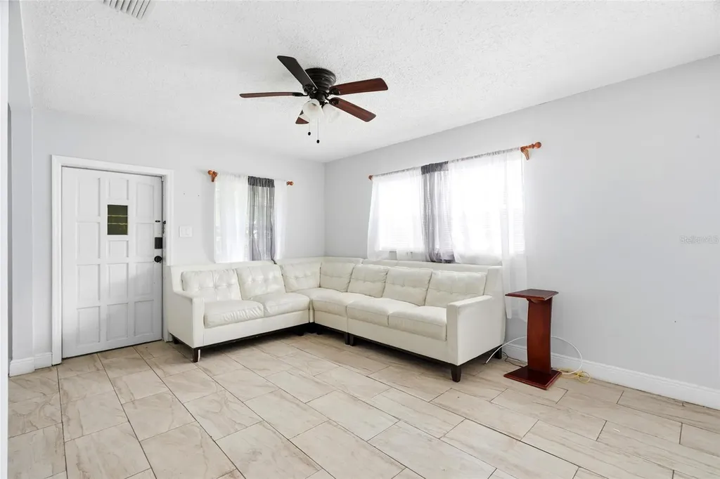 2430 N Ramona Circle Tampa FL 33612