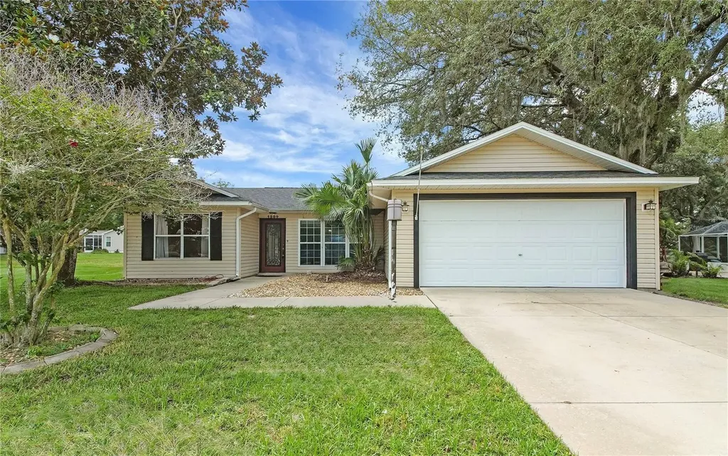 1204 Oak Hammock Lane Lady Lake FL 32159