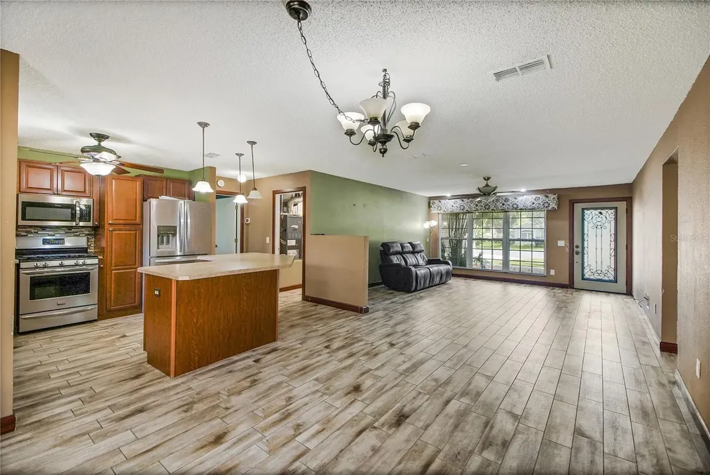 1204 Oak Hammock Lane Lady Lake FL 32159