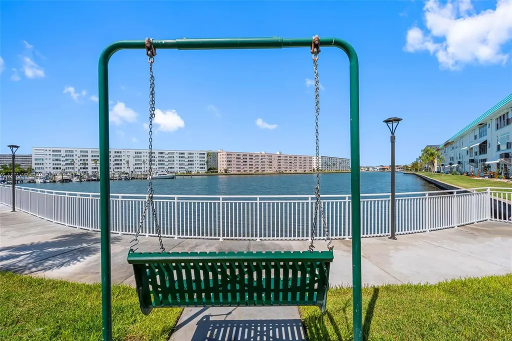 5940 30th Avenue S St Petersburg FL 33707