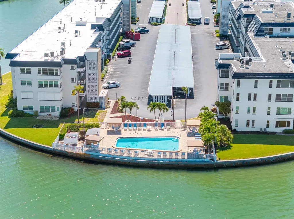 5940 30th Avenue S St Petersburg FL 33707