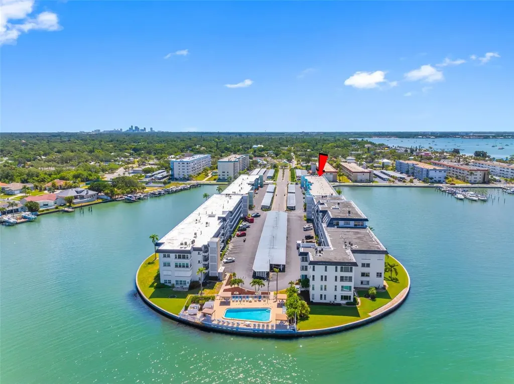 5940 30th Avenue S St Petersburg FL 33707