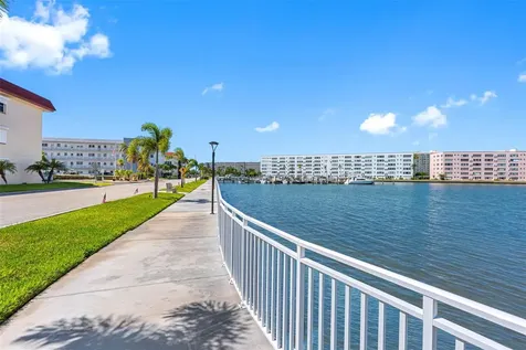 5940 30th Avenue S St Petersburg FL 33707