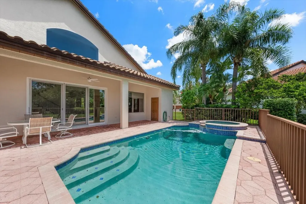 7699 Aralia Way Seminole FL 33777