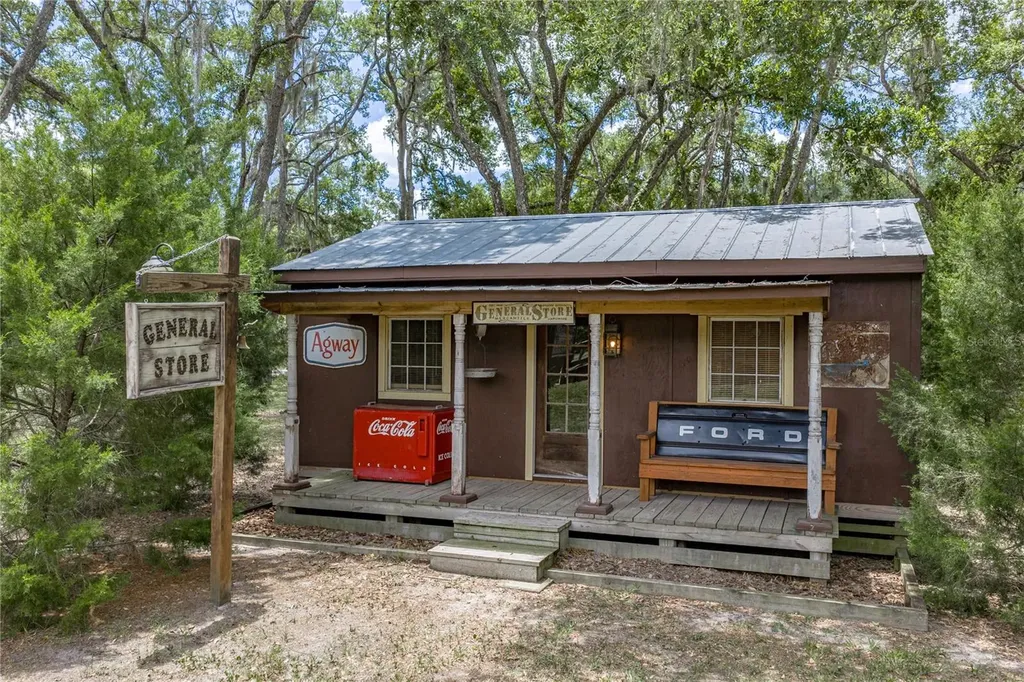 13031 Bellamy Brothers Boulevard Dade City FL 33525