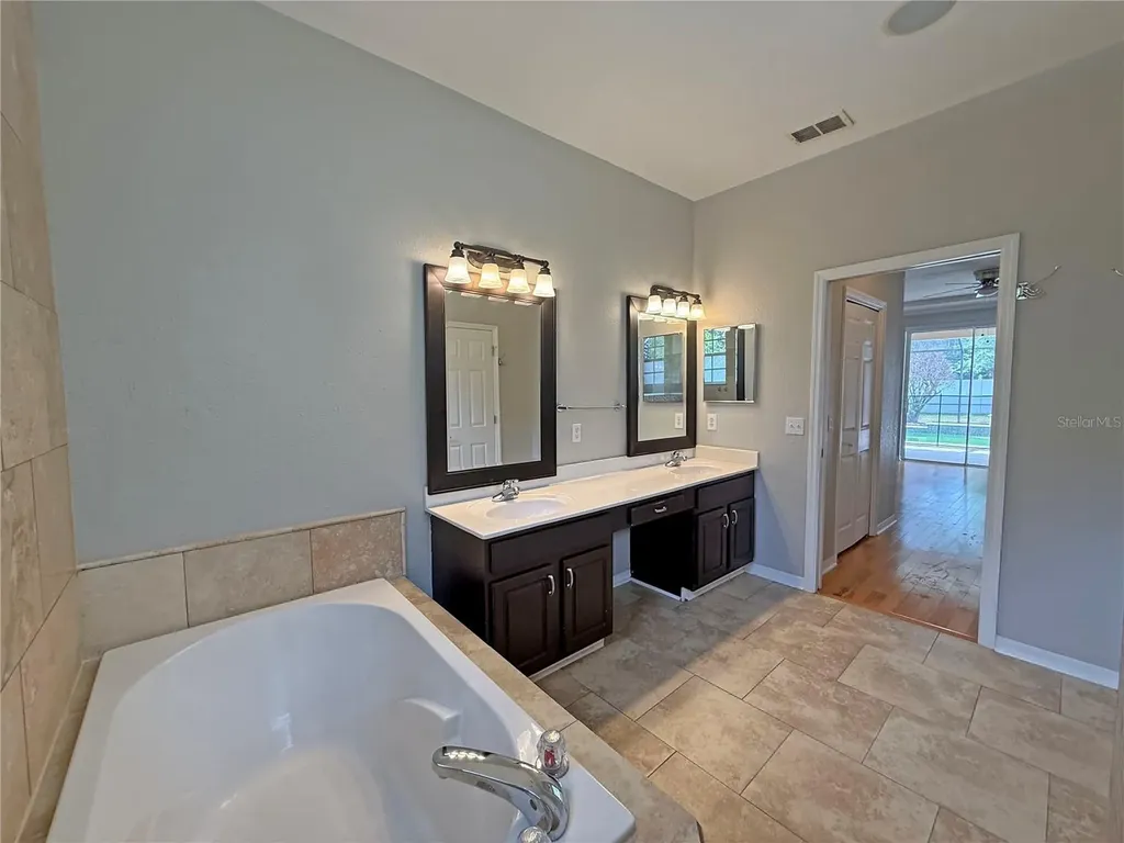 3045 Sutton Woods Drive Plant City FL 33566