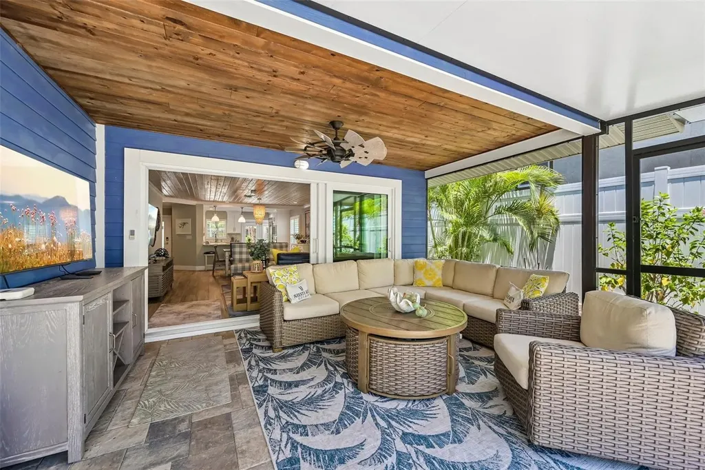 810 Plymouth Street Sarasota FL 34242