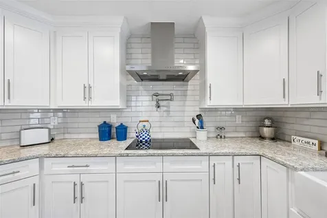 810 Plymouth Street Sarasota FL 34242