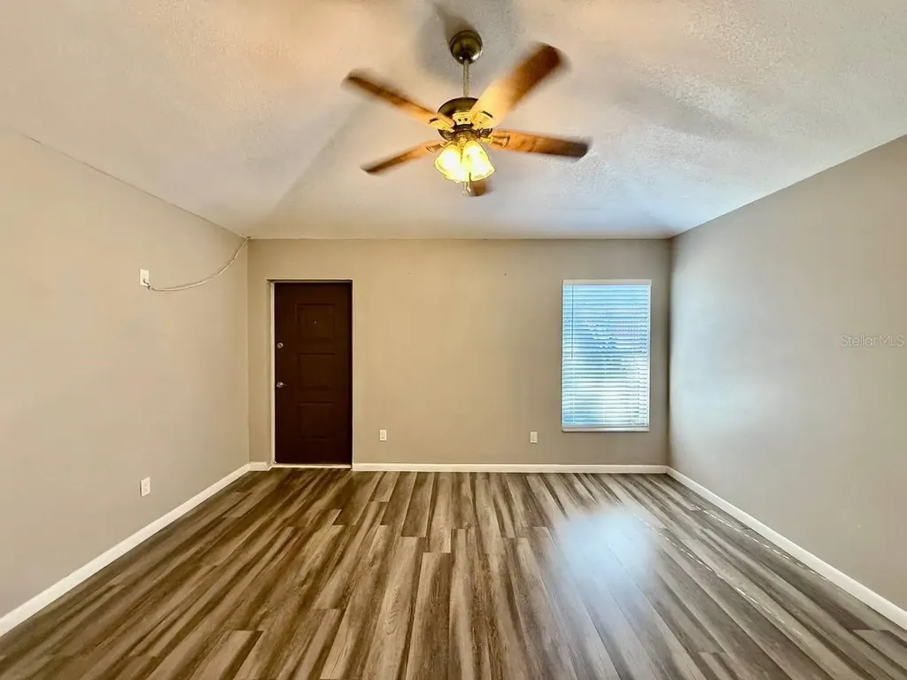 8711 Busch Oaks Street Tampa FL 33617