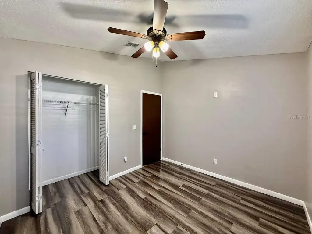 8711 Busch Oaks Street Tampa FL 33617