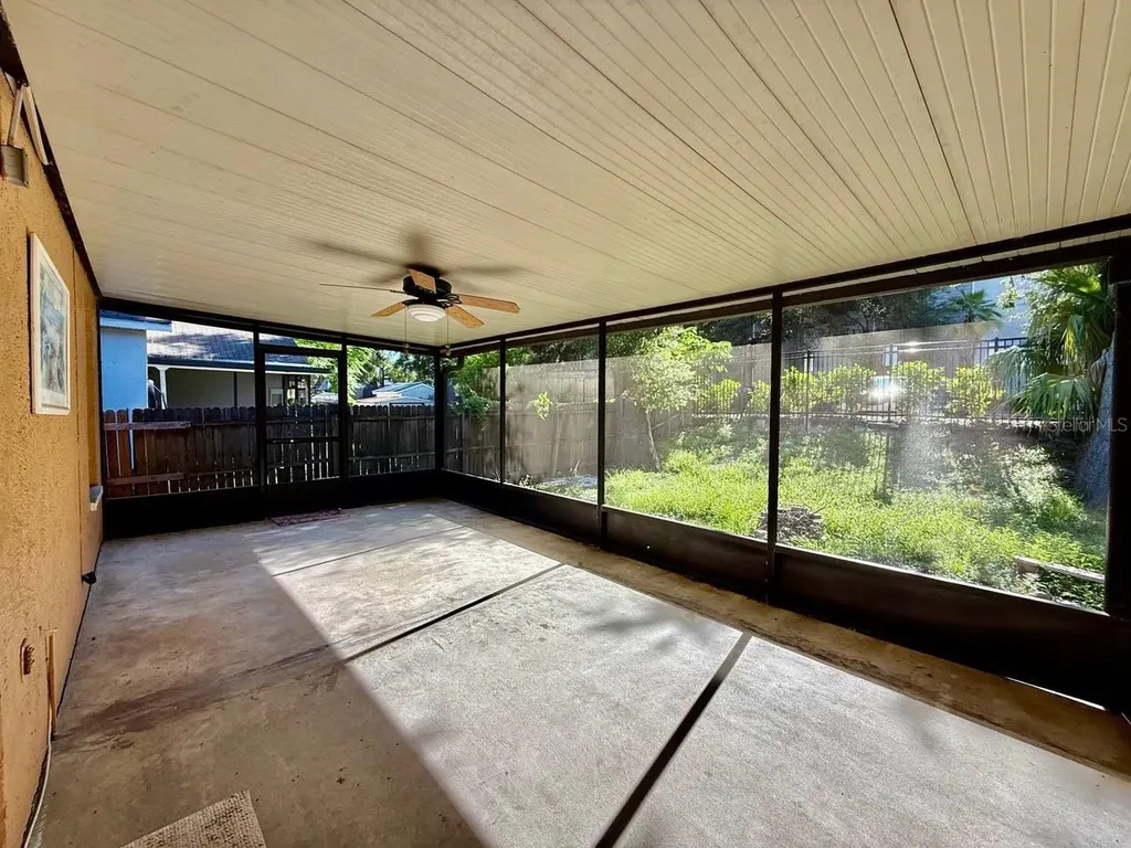 8711 Busch Oaks Street Tampa FL 33617
