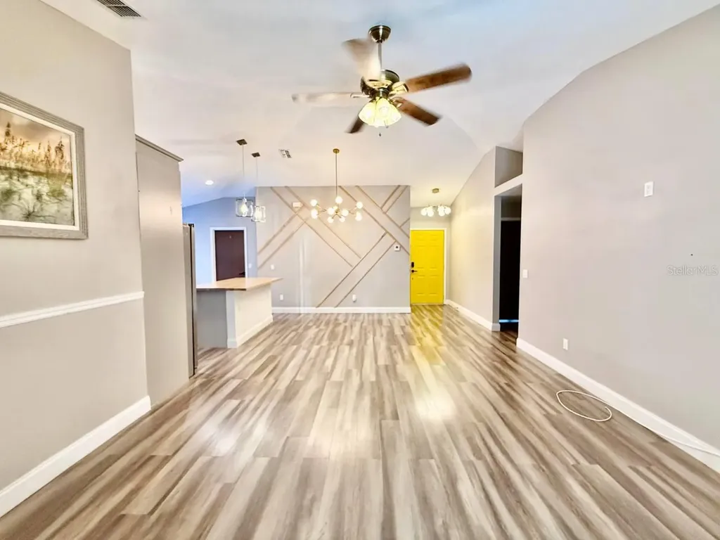 8711 Busch Oaks Street Tampa FL 33617