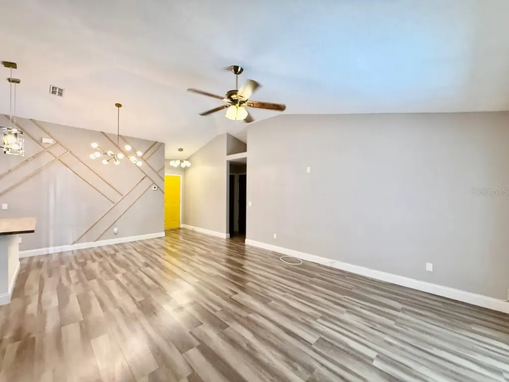 8711 Busch Oaks Street Tampa FL 33617