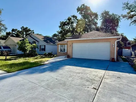8711 Busch Oaks Street Tampa FL 33617