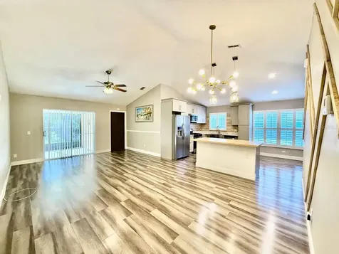 8711 Busch Oaks Street Tampa FL 33617
