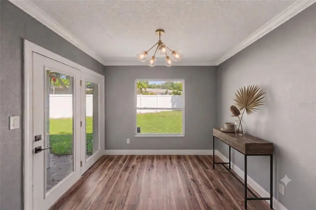 217 Garden Circle Belleair FL 33756