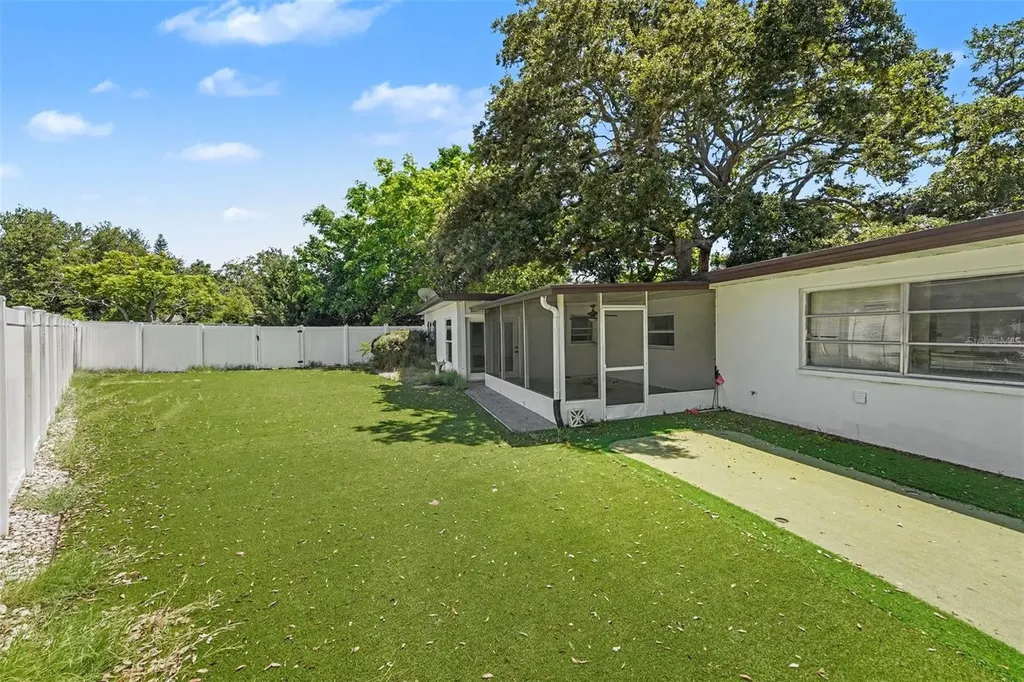 217 Garden Circle Clearwater FL 33756