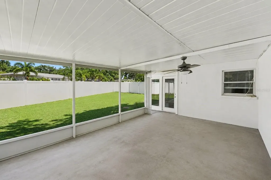 217 Garden Circle Belleair FL 33756