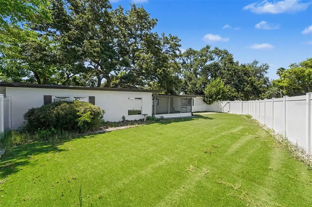 217 Garden Circle Clearwater FL 33756