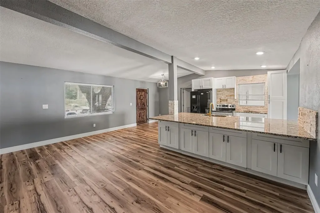 217 Garden Circle Belleair FL 33756