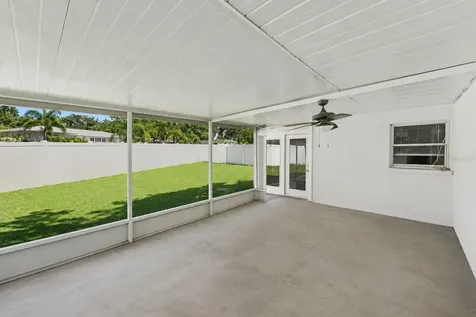 217 Garden Circle Belleair FL 33756