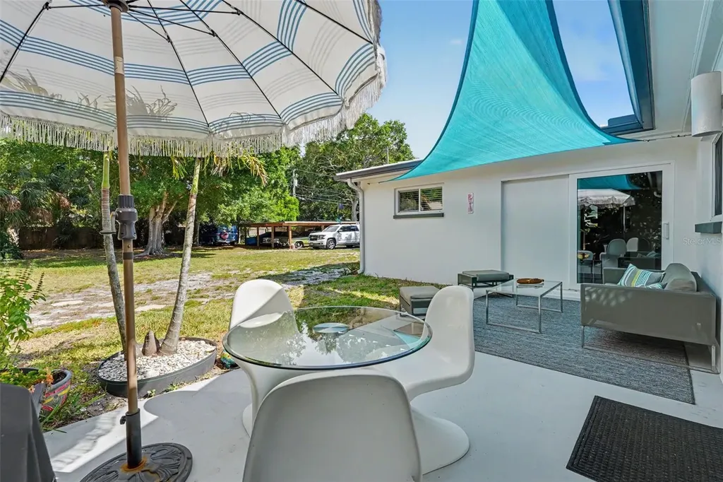 1835 Dormieone Road N St Petersburg FL 33710