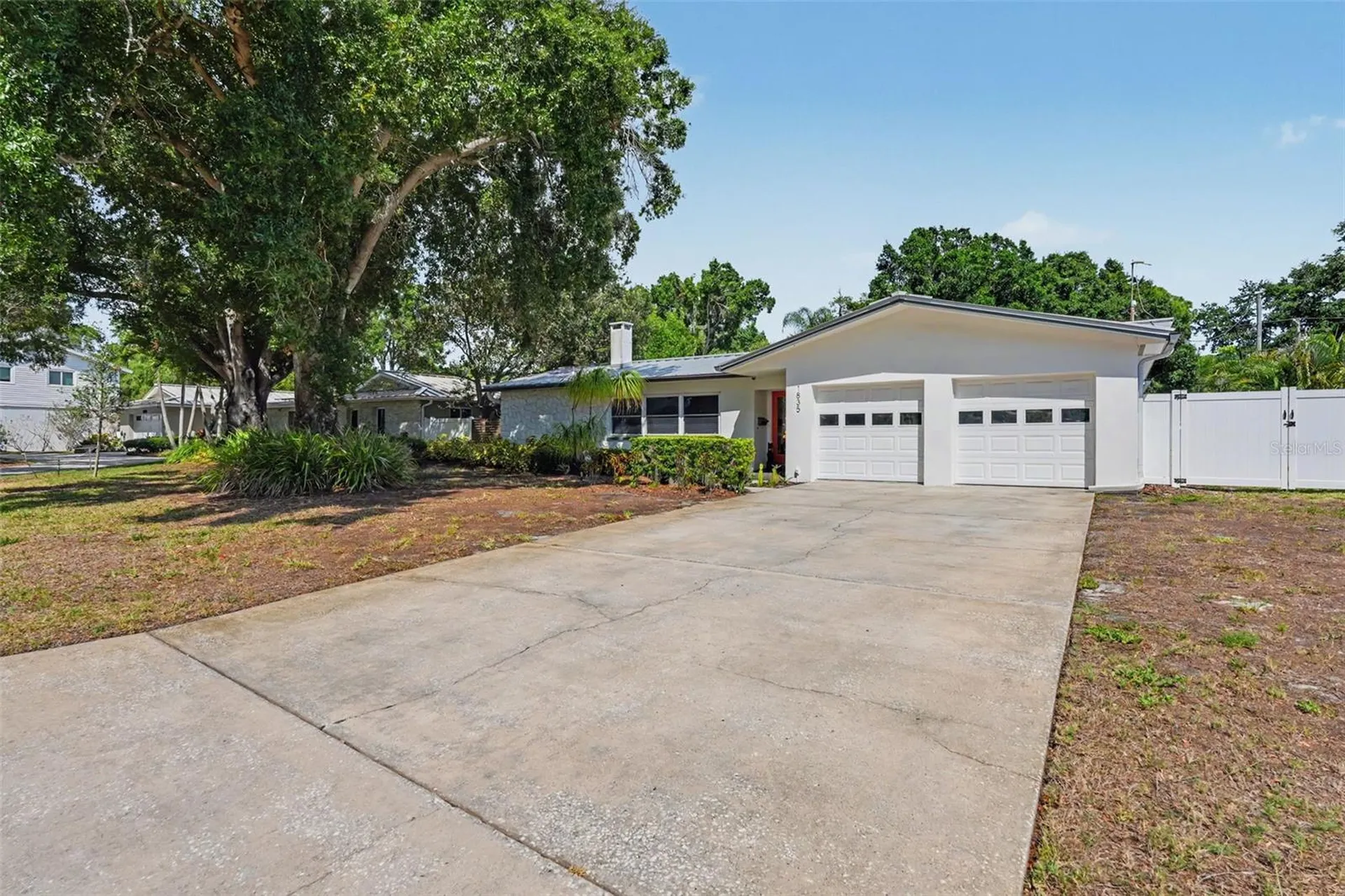 1835 Dormieone Road N St Petersburg FL 33710