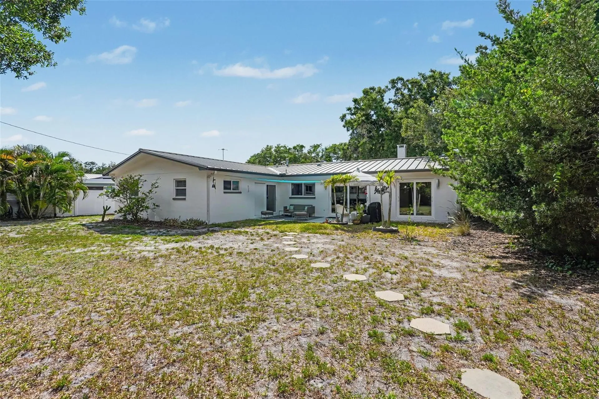 1835 Dormieone Road N St Petersburg FL 33710