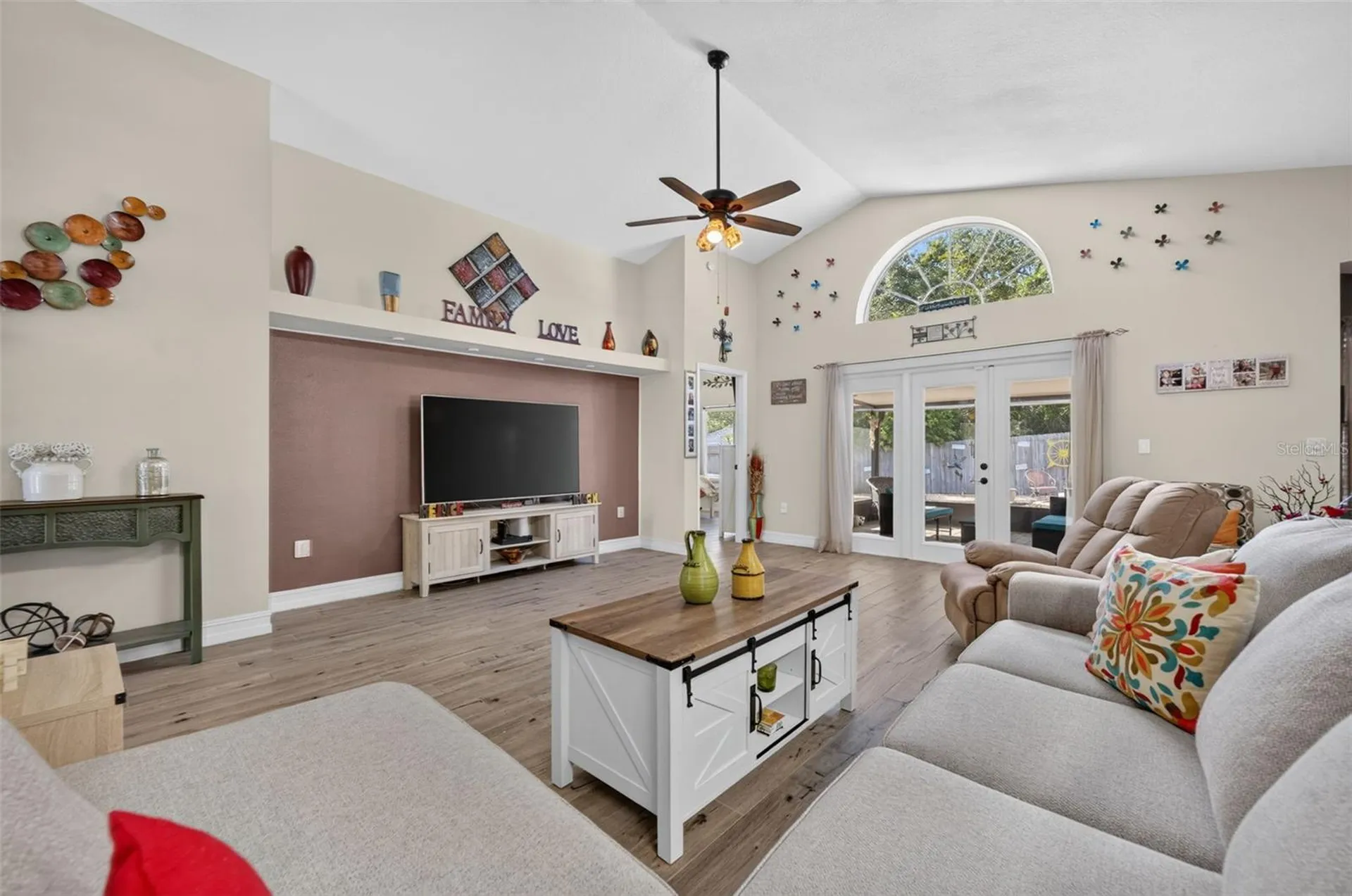 160 Easton Circle Oviedo FL 32765