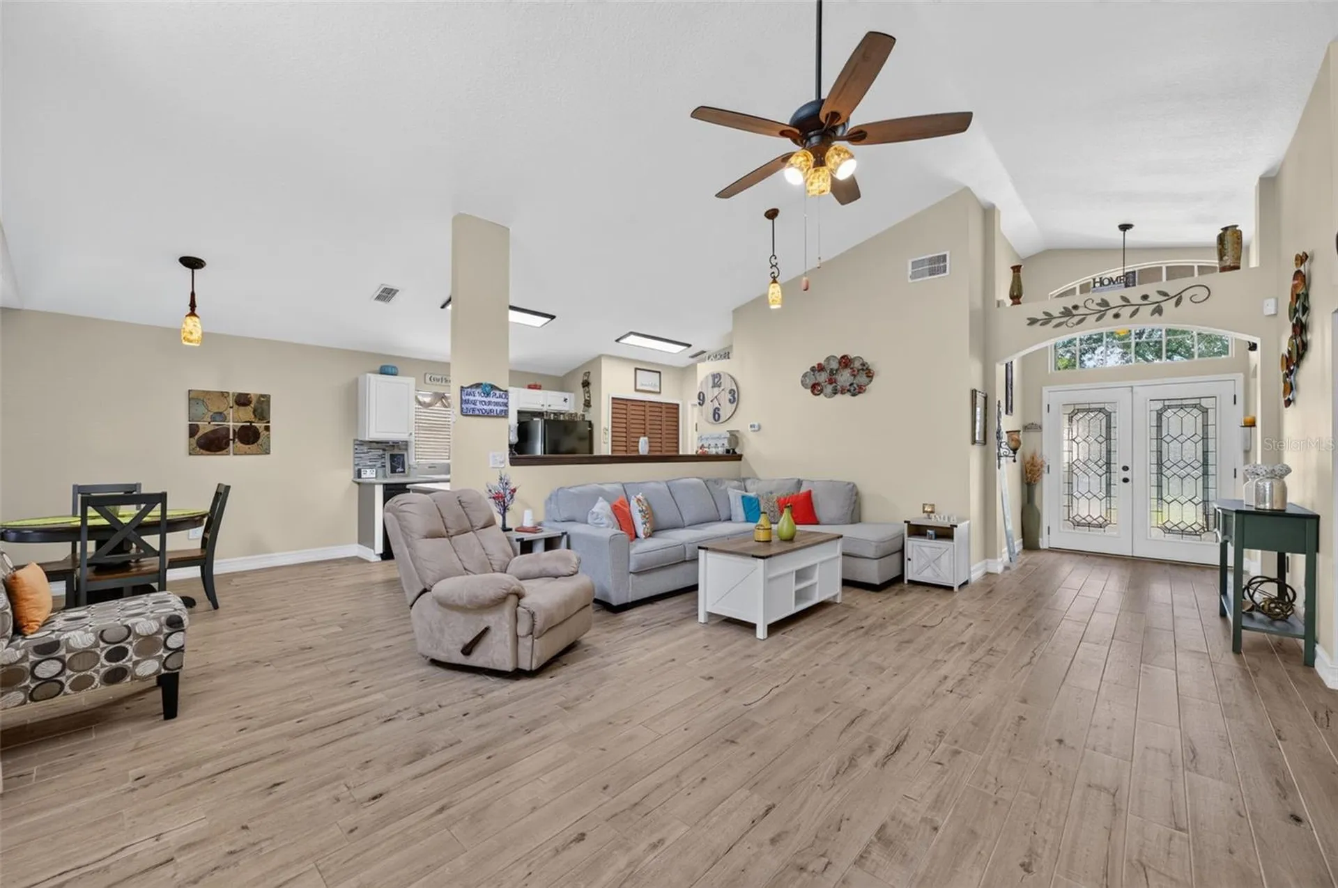 160 Easton Circle Oviedo FL 32765