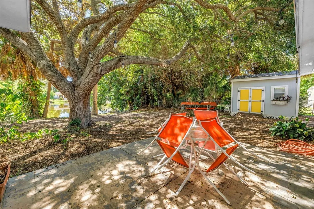 5846 12th Street S St Petersburg FL 33705