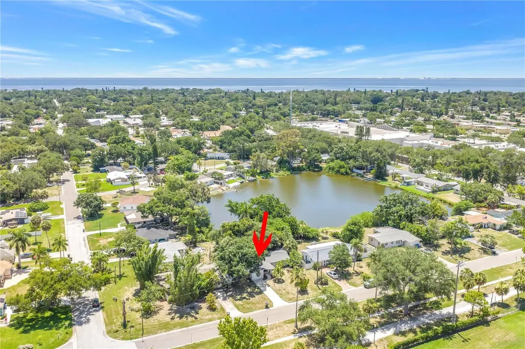 5846 12th Street S St Petersburg FL 33705