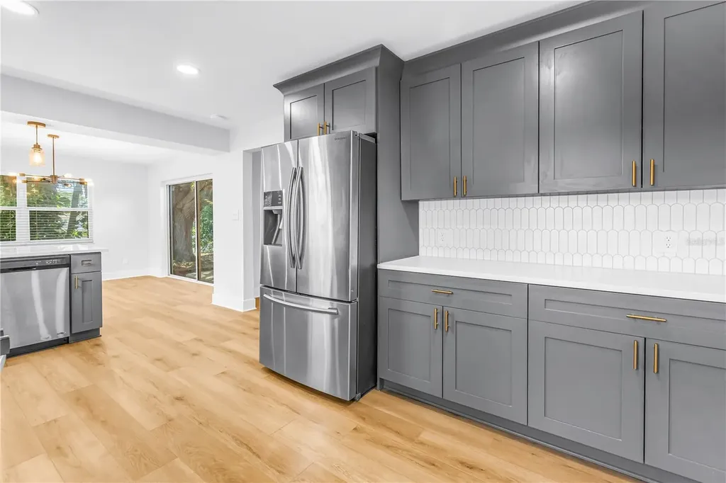 5846 12th Street S St Petersburg FL 33705