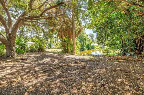 5846 12th Street S St Petersburg FL 33705