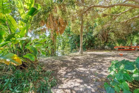 5846 12th Street S St Petersburg FL 33705