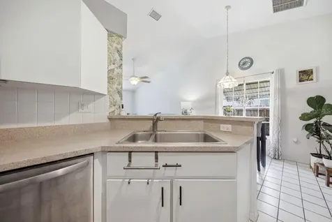 10249 Rainbow Oaks Drive Hudson FL 34667