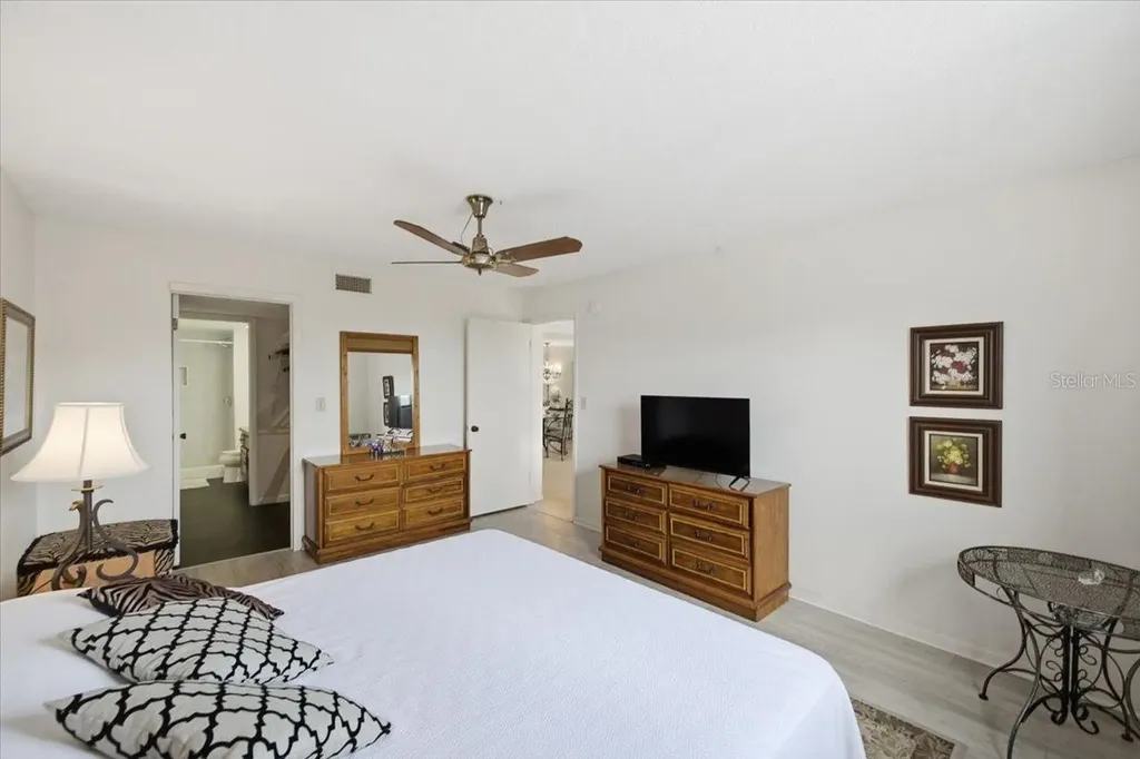 7050 Sunset Drive S St Petersburg FL 33707
