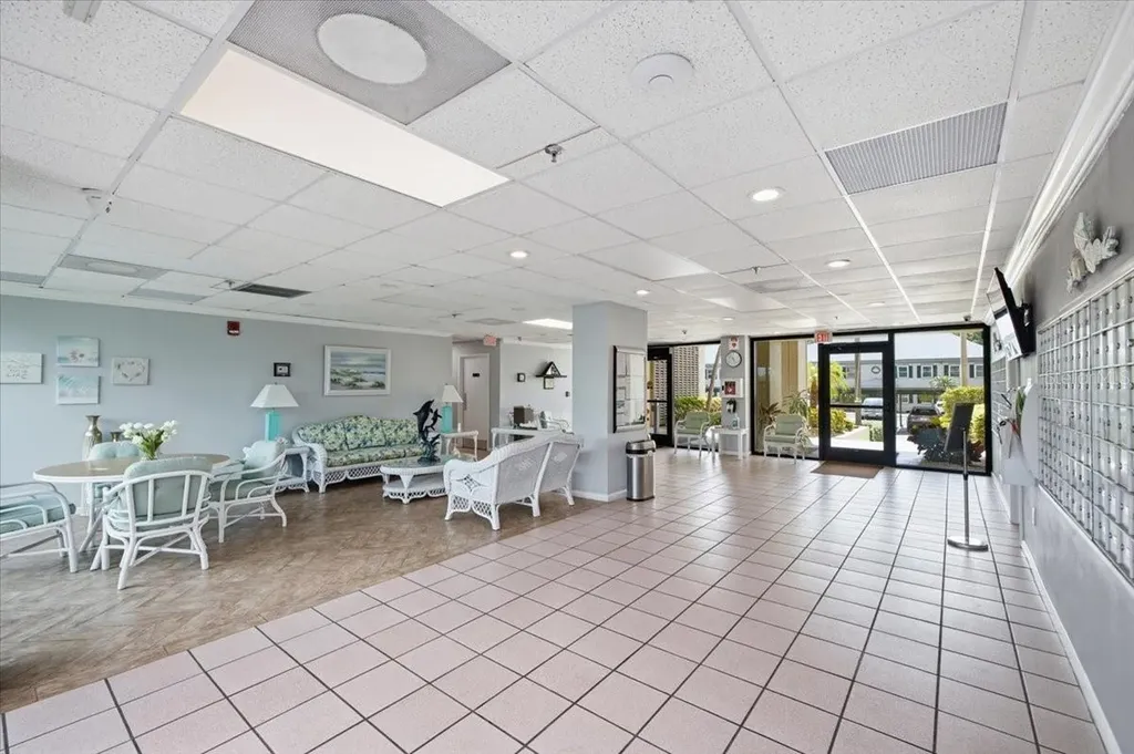 7050 Sunset Drive S St Petersburg FL 33707