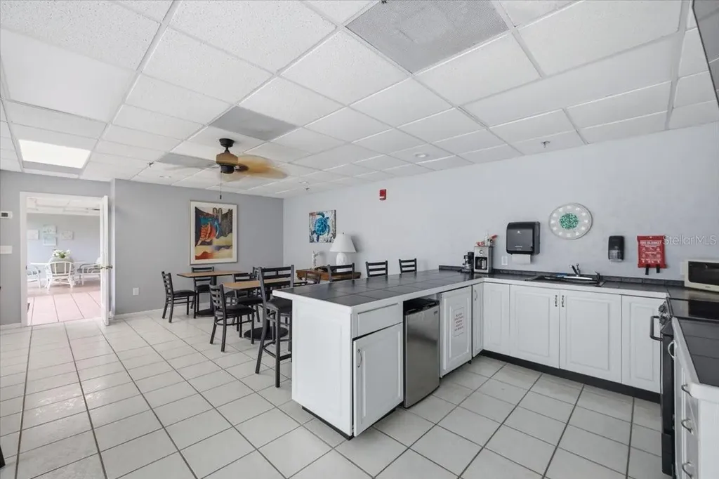 7050 Sunset Drive S St Petersburg FL 33707