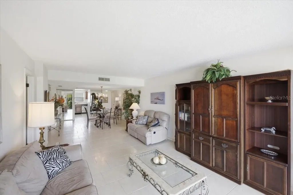 7050 Sunset Drive S St Petersburg FL 33707