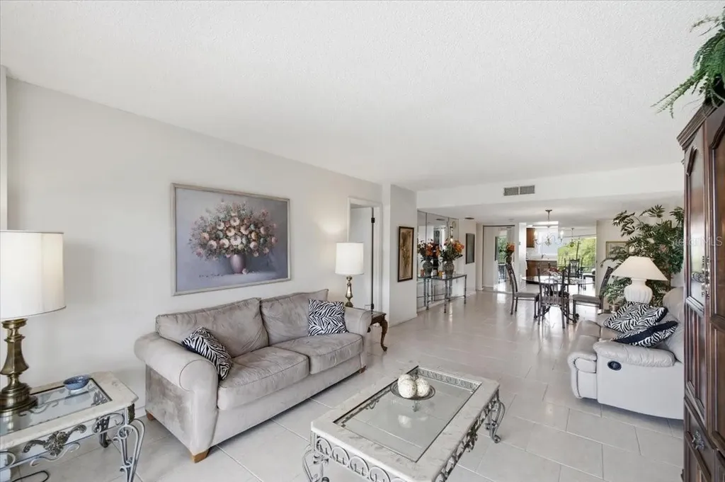 7050 Sunset Drive S St Petersburg FL 33707