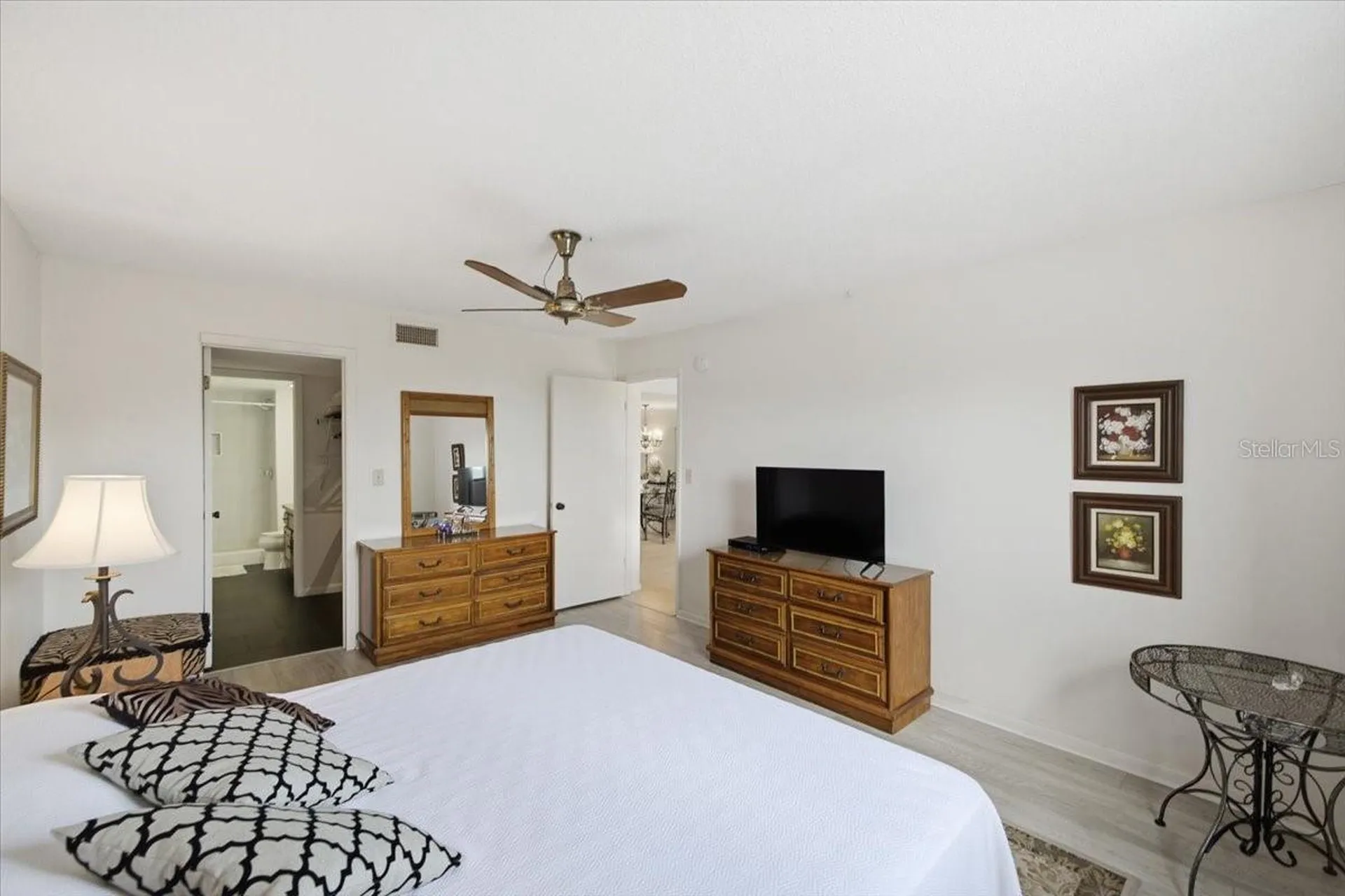 7050 Sunset Drive S St Petersburg FL 33707