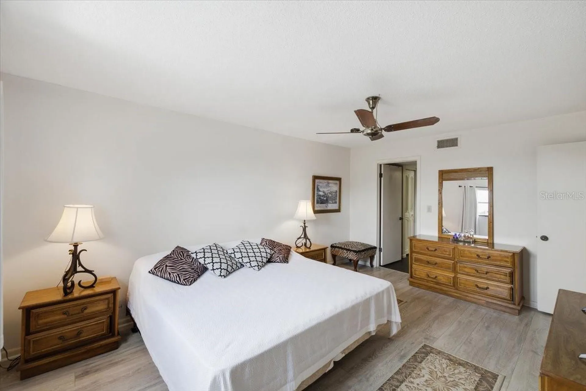 7050 Sunset Drive S St Petersburg FL 33707